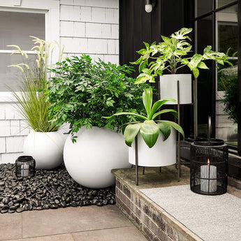 Dundee Low White Planter with Stand.