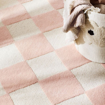 Tufted Daisy Floor Bin.