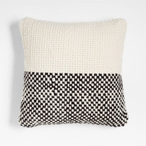 "Ink Black and Arctic Ivory Chunky 20""".