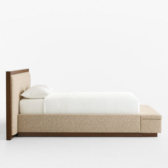 Ns Larchmont Stg Bench Qn Bed.