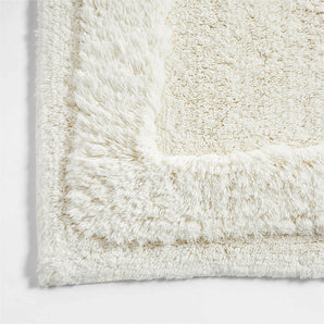 Raffee White Fluffy Cotton Bath Mat.