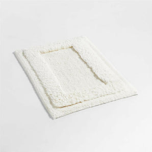 Raffee White Fluffy Cotton Bath Mat.