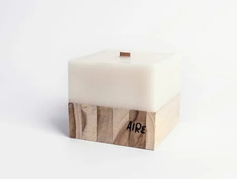 Aire Vanilla-Jungle Aromatic Candle.