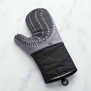 Black Silicone Mitt.