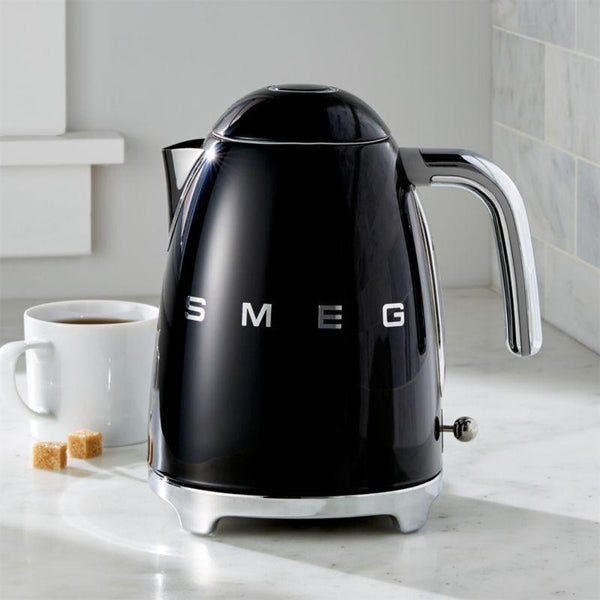 SMEG Retro Electric Kettle.